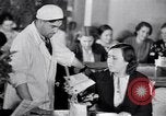 Standbild Zivilisten freiwillig Blut spenden Moskau Russland Sowjetunion, 1941, aus Sekunde 37 historischem Filmmaterial Videoclip 65675039424