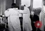 Standbild Zivilisten freiwillig Blut spenden Moskau Russland Sowjetunion, 1941, aus Sekunde 44 historischem Filmmaterial Videoclip 65675039424