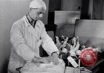 Standbild Zivilisten freiwillig Blut spenden Moskau Russland Sowjetunion, 1941, aus Sekunde 58 historischem Filmmaterial Videoclip 65675039424