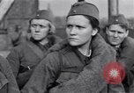 Immagine di Repubbliche di uomini e donne soldato Mosca Russia Unione Sovietica, 1941, secondo 15 filmato di repertorio 65675039425