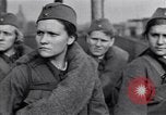 Immagine di Repubbliche di uomini e donne soldato Mosca Russia Unione Sovietica, 1941, secondo 17 filmato di repertorio 65675039425