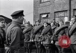 Immagine di Repubbliche di uomini e donne soldato Mosca Russia Unione Sovietica, 1941, secondo 30 filmato di repertorio 65675039425