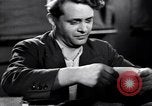 Standbild Sowjetische Armee Reservisten mobilisiert Sowjetunion, 1941, aus Sekunde 36 historischem Filmmaterial Videoclip 65675039437