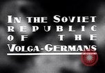 Standbild Wolga deutschen Bauern geschnitten und Heu sammeln Sowjetunion, 1941, aus Sekunde 5 historischem Filmmaterial Videoclip 65675039438