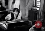 Immagine di Le donne lavorano disegnatori tecnici su disegni della macchina Unione Sovietica, 1941, secondo 10 filmato di repertorio 65675039439