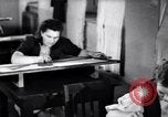 Immagine di Le donne lavorano disegnatori tecnici su disegni della macchina Unione Sovietica, 1941, secondo 14 filmato di repertorio 65675039439