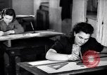 Immagine di Le donne lavorano disegnatori tecnici su disegni della macchina Unione Sovietica, 1941, secondo 17 filmato di repertorio 65675039439