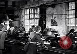 Immagine di Le donne lavorano disegnatori tecnici su disegni della macchina Unione Sovietica, 1941, secondo 45 filmato di repertorio 65675039439