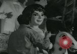 Image Préparation pour le carnaval de Viareggio Italie, 1960, de la seconde 11 séquences d'archives historiques vidéo 65675039455