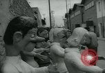 Image Préparation pour le carnaval de Viareggio Italie, 1960, de la seconde 13 séquences d'archives historiques vidéo 65675039455