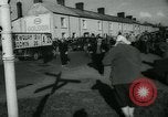 Image Dr Barbara Moore marcher à Land's End Royaume-Uni, 1960, de la seconde 21 séquences d'archives historiques vidéo 65675039456