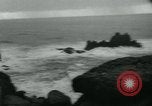 Image Dr Barbara Moore marcher à Land's End Royaume-Uni, 1960, de la seconde 29 séquences d'archives historiques vidéo 65675039456
