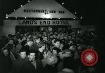 Image Dr Barbara Moore marcher à Land's End Royaume-Uni, 1960, de la seconde 46 séquences d'archives historiques vidéo 65675039456