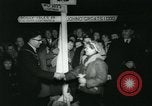 Image Dr Barbara Moore marcher à Land's End Royaume-Uni, 1960, de la seconde 52 séquences d'archives historiques vidéo 65675039456