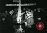Image Dr Barbara Moore marcher à Land's End Royaume-Uni, 1960, de la seconde 53 séquences d'archives historiques vidéo 65675039456