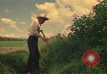 Standbild Landwirt Mexiko, 1975, aus Sekunde 56 historischem Filmmaterial Videoclip 65675039461