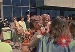 Immagine di Delgates arriva alla donna Conferenza Anno Città del Messico MESSICO, 1975, secondo 4 filmato di repertorio 65675039465