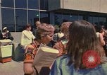 Immagine di Delgates arriva alla donna Conferenza Anno Città del Messico MESSICO, 1975, secondo 6 filmato di repertorio 65675039465