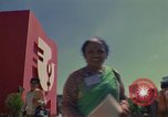 Immagine di Delgates arriva alla donna Conferenza Anno Città del Messico MESSICO, 1975, secondo 33 filmato di repertorio 65675039465
