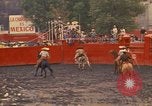 Standbild Frauen reiten Team Mexico City Mexiko, 1975, aus Sekunde 3 historischem Filmmaterial Videoclip 65675039478