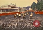 Standbild Frauen reiten Team Mexico City Mexiko, 1975, aus Sekunde 41 historischem Filmmaterial Videoclip 65675039478