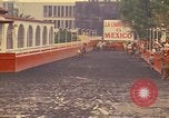 Standbild Pferd Reiter Mexico City Mexiko, 1975, aus Sekunde 7 historischem Filmmaterial Videoclip 65675039479
