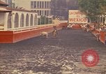 Standbild Pferd Reiter Mexico City Mexiko, 1975, aus Sekunde 10 historischem Filmmaterial Videoclip 65675039479