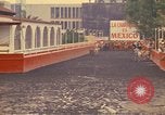 Standbild Pferd Reiter Mexico City Mexiko, 1975, aus Sekunde 16 historischem Filmmaterial Videoclip 65675039479