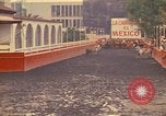 Standbild Pferd Reiter Mexico City Mexiko, 1975, aus Sekunde 17 historischem Filmmaterial Videoclip 65675039479