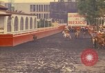 Standbild Pferd Reiter Mexico City Mexiko, 1975, aus Sekunde 28 historischem Filmmaterial Videoclip 65675039479