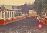 Standbild Pferd Reiter Mexico City Mexiko, 1975, aus Sekunde 33 historischem Filmmaterial Videoclip 65675039479