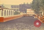 Standbild Pferd Reiter Mexico City Mexiko, 1975, aus Sekunde 46 historischem Filmmaterial Videoclip 65675039479