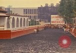 Standbild Pferd Reiter Mexico City Mexiko, 1975, aus Sekunde 52 historischem Filmmaterial Videoclip 65675039479