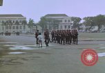 Image peloton de la garde du palais Jakarta Indonésie, 1964, de la seconde 23 séquences d'archives historiques vidéo 65675039483