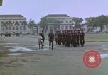 Image peloton de la garde du palais Jakarta Indonésie, 1964, de la seconde 25 séquences d'archives historiques vidéo 65675039483