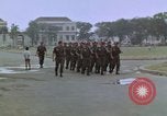 Image peloton de la garde du palais Jakarta Indonésie, 1964, de la seconde 29 séquences d'archives historiques vidéo 65675039483