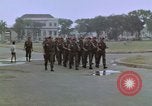 Image peloton de la garde du palais Jakarta Indonésie, 1964, de la seconde 30 séquences d'archives historiques vidéo 65675039483