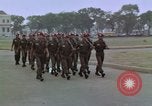 Image peloton de la garde du palais Jakarta Indonésie, 1964, de la seconde 34 séquences d'archives historiques vidéo 65675039483