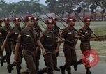 Image peloton de la garde du palais Jakarta Indonésie, 1964, de la seconde 40 séquences d'archives historiques vidéo 65675039483