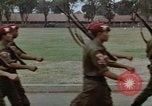 Image peloton de la garde du palais Jakarta Indonésie, 1964, de la seconde 45 séquences d'archives historiques vidéo 65675039483