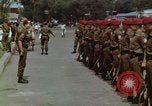 Image peloton de la garde du palais Jakarta Indonésie, 1964, de la seconde 52 séquences d'archives historiques vidéo 65675039483