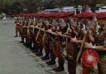 Image peloton de la garde du palais Jakarta Indonésie, 1964, de la seconde 55 séquences d'archives historiques vidéo 65675039483