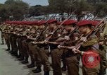 Image peloton de la garde du palais Jakarta Indonésie, 1964, de la seconde 57 séquences d'archives historiques vidéo 65675039483