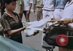 Image Pasa Baru Shopping Centre Jakarta Indonésie, 1964, de la seconde 60 séquences d'archives historiques vidéo 65675039485