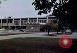 Standbild US-Botschaft in Jakarta Indonesien Jakarta Indonesien, 1964, aus Sekunde 35 historischem Filmmaterial Videoclip 65675039489