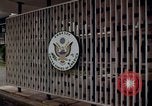 Standbild US-Botschaft in Jakarta Indonesien Jakarta Indonesien, 1964, aus Sekunde 45 historischem Filmmaterial Videoclip 65675039489