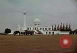 Image mosquée Masjid Agung Al-Azhar Jakarta Indonésie, 1964, de la seconde 25 séquences d'archives historiques vidéo 65675039490