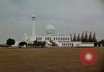 Image mosquée Masjid Agung Al-Azhar Jakarta Indonésie, 1964, de la seconde 26 séquences d'archives historiques vidéo 65675039490
