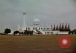 Image mosquée Masjid Agung Al-Azhar Jakarta Indonésie, 1964, de la seconde 27 séquences d'archives historiques vidéo 65675039490