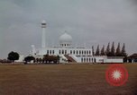 Image mosquée Masjid Agung Al-Azhar Jakarta Indonésie, 1964, de la seconde 32 séquences d'archives historiques vidéo 65675039490